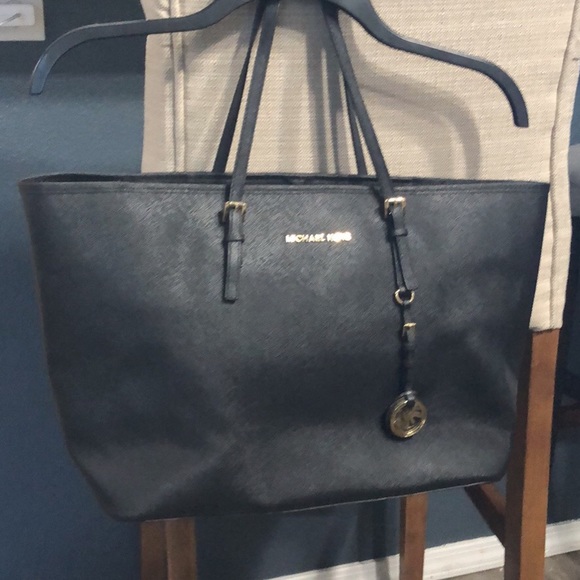 Large Michael Kors Tote - Picture 3 of 6